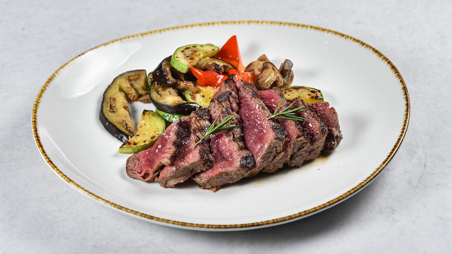 BIFTEK TALJATA SA GRILOVANIM POVRĆEM (GORGONZOLA ILI TARTUF SOS)